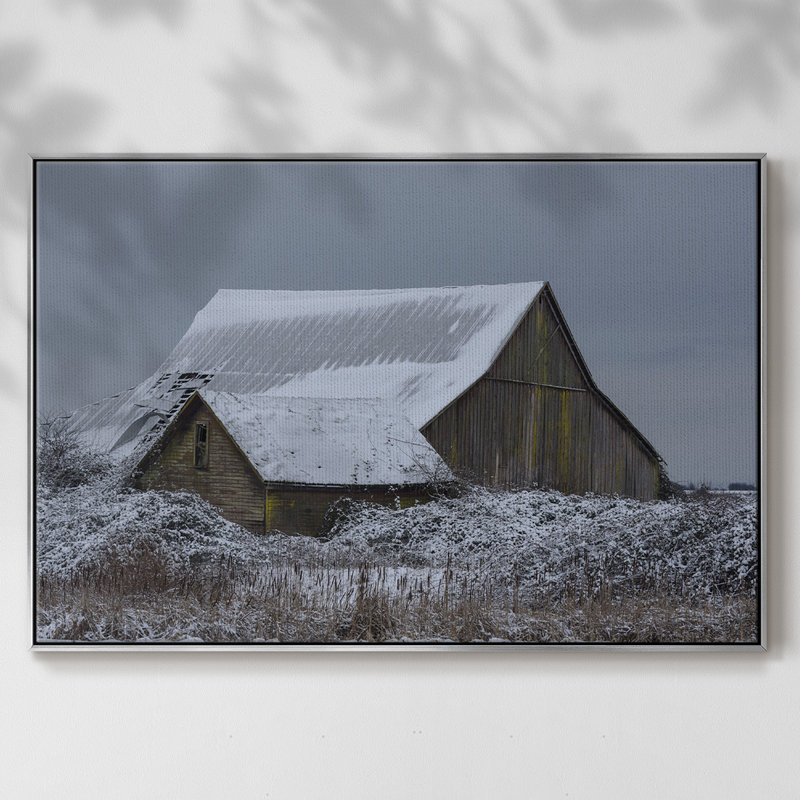 Winter Barn, impression sur toile encadrée, H 27 po x l 41 po x P 2 po, Argent