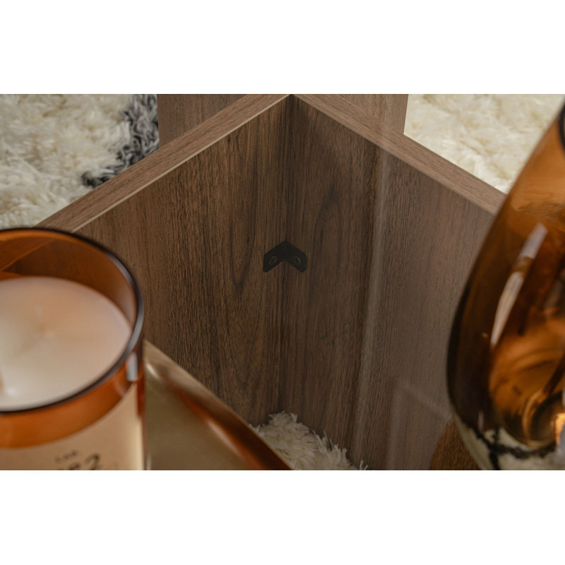 Table basse moderne avec plateau 100% verre trempé, finition noyer, 41,3 po x 11,8 po x 25,6 po | Structure robuste en panneau de particules enduit 100% mélamine, épaisseur: 0,7 pouce | Design élégant et fonctionnel pour le salon, décoration intérieure élégante
