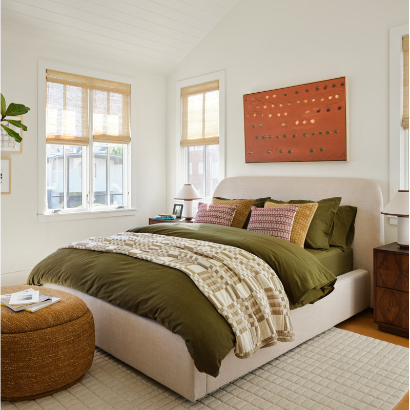 Bella  Upholstered Platform Storage Bed, Cream