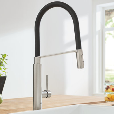 Robinet de cuisine à poignée simple avec accessoires Concetto ™