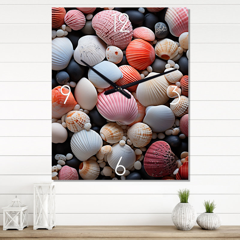 Coquillage rose sur la plage - Très grandes horloges murales, H 32 po x l 16 po x P 1 po