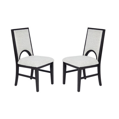 Chaise à découpes arquée en tissu blanc