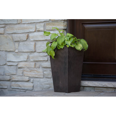 Cara Pot Planter