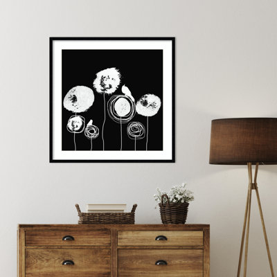 «Black and White Flowers II» par Wood, reproduction d'art encadrée