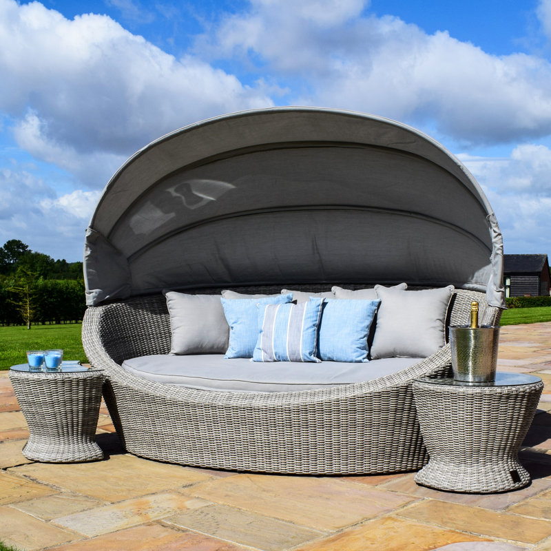 Errrado Rattan Daybed