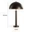 Lampe de table moderne, abat-jour dôme, bordure dorée, base ronde en métal noir