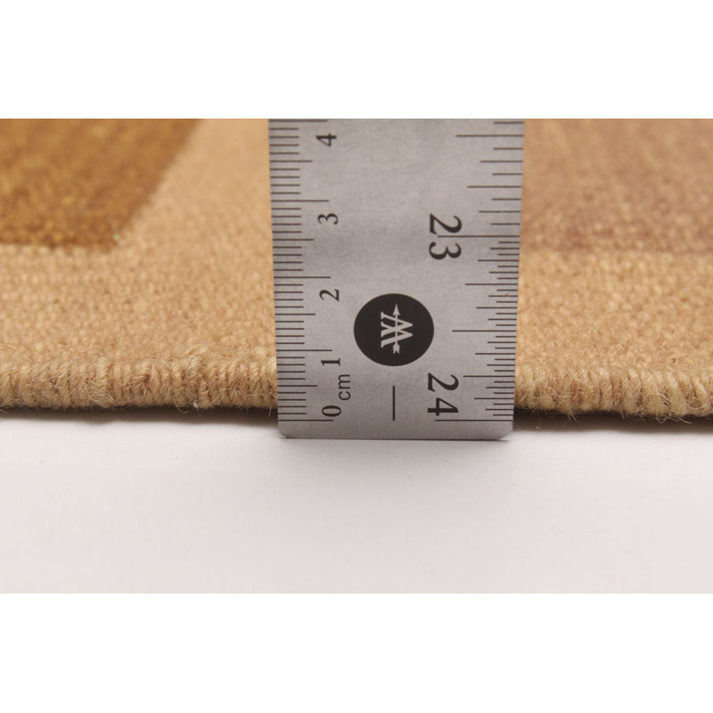 Niarada brun clair Kilim 5 pi 6 po x 8 pi 0 po