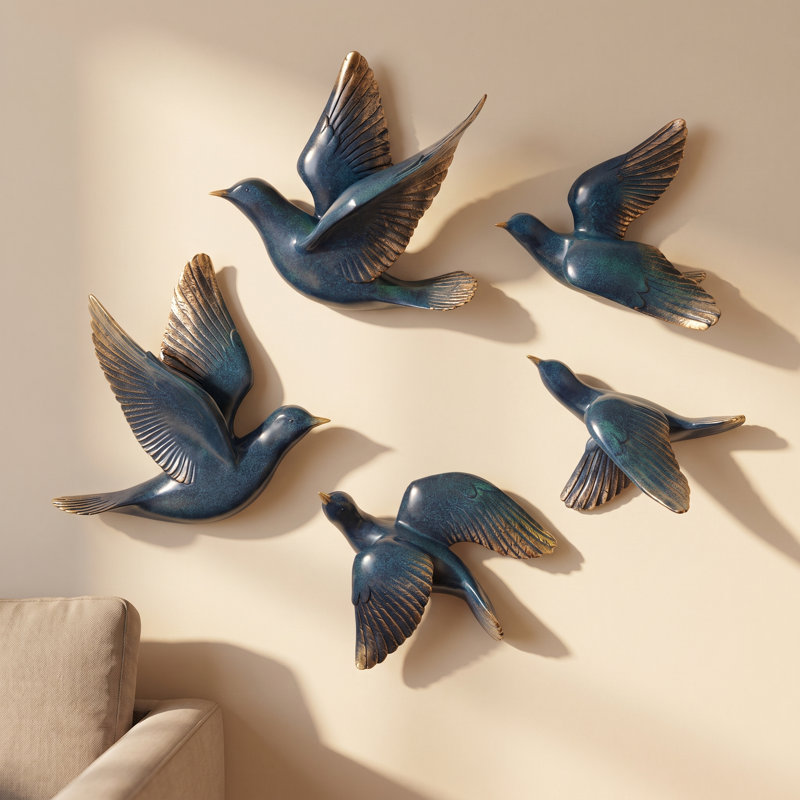 Set of 5 Resin Wall Sculpture Modern Flying Birds Wall Art Decoration 3D Bird Wall Decoration Set for Indoor Home Accent Decoration