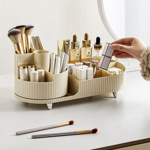 travel makeup case with mirror and light