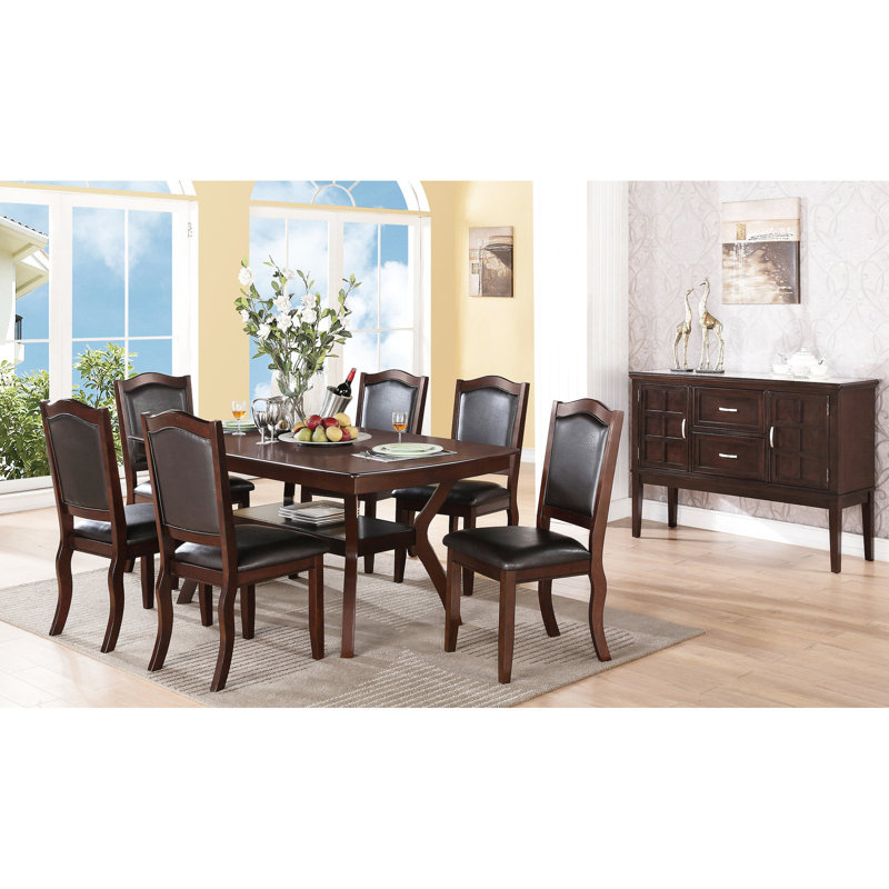 2 chaises de salle à manger rembourrées en similicuir brun. Cadre en bois. Capacité de poids de 250 lb. Convient à une cuisine formelle, décontractée et surélevée. Chaises à dossier plein de conception solide et chaleureuse (2 unités). Idéal pour