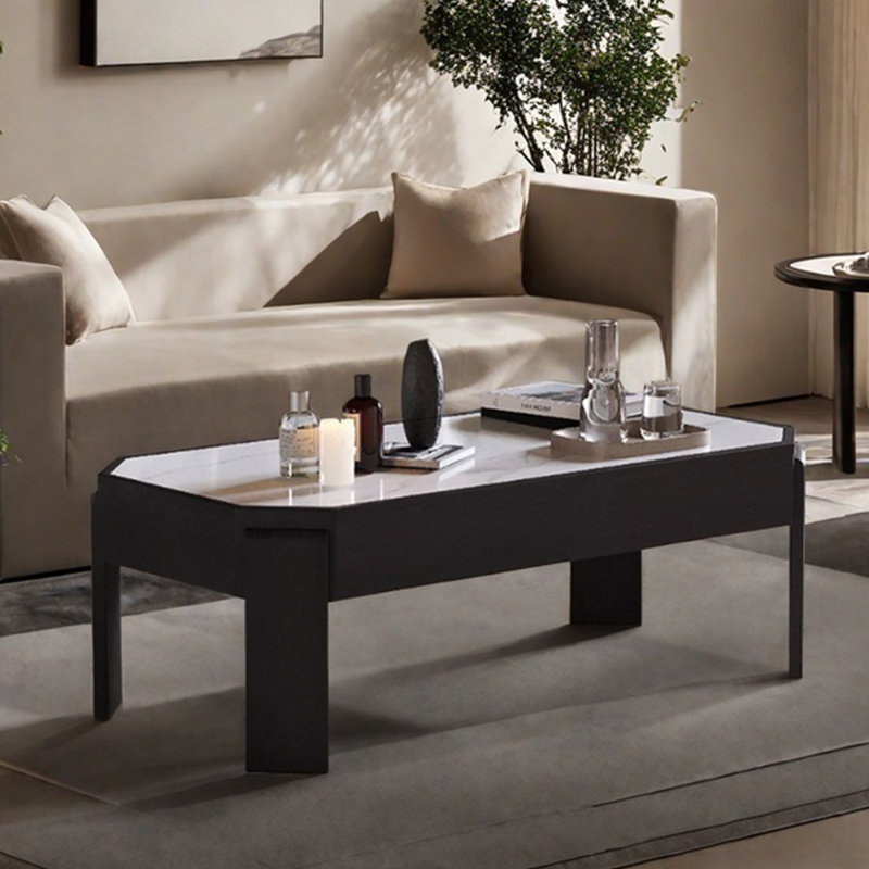 Table basse au design simple et à la personnalité simple