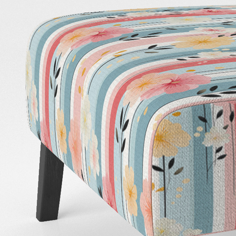 Fauteuil de chambre rembourré rétro avec motif de rayures et de fleurs pastel rétro