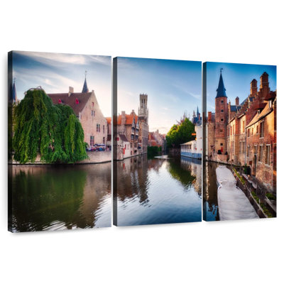 Lilie Bruges Water Canal