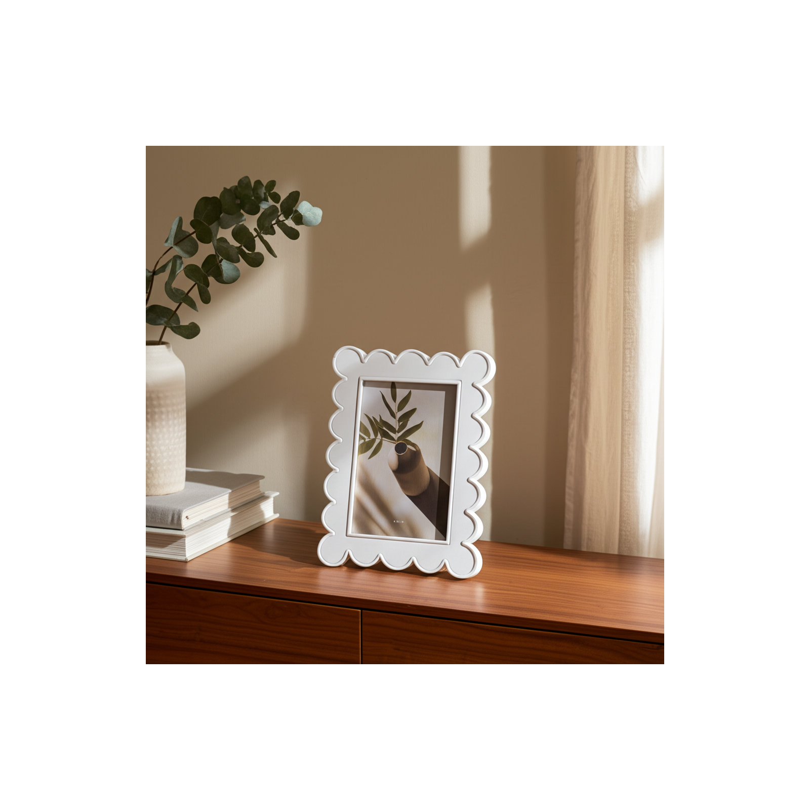 Lilly Scallop Edge Photo Frame, White, 4" W x 6" H