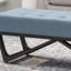 Banc élégant en bleu avec surpiqûres gaufrées et profondeur, H 16,5 po x l 47,53 po x P 17,5 po, forme rectangulaire