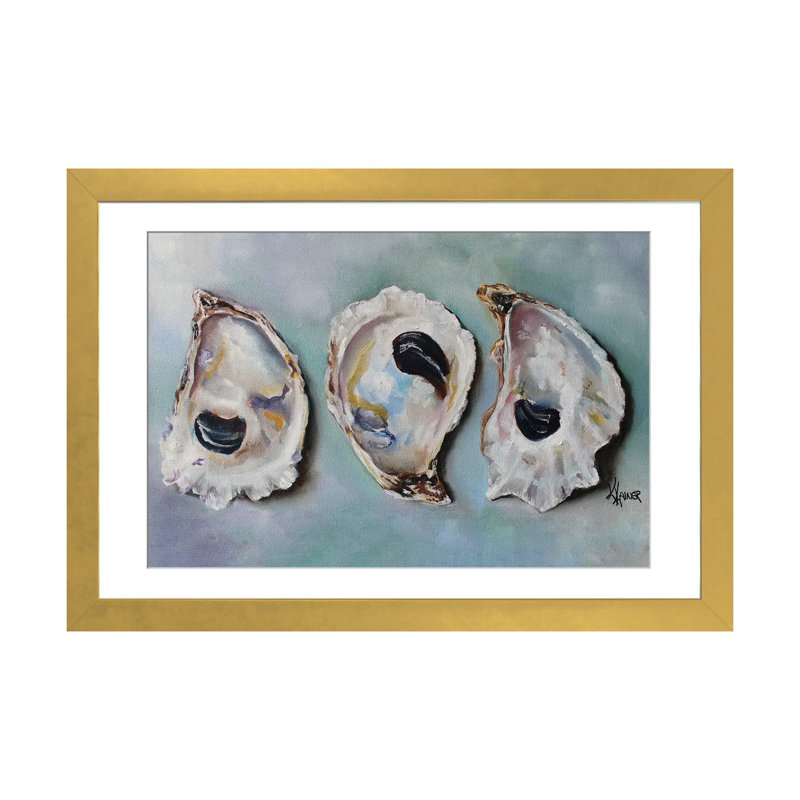 «Bay Oyster Shells» par Kristine Kainer, reproduction, Papier dans un cadre photo, H 16 po x l 24 po, Doré