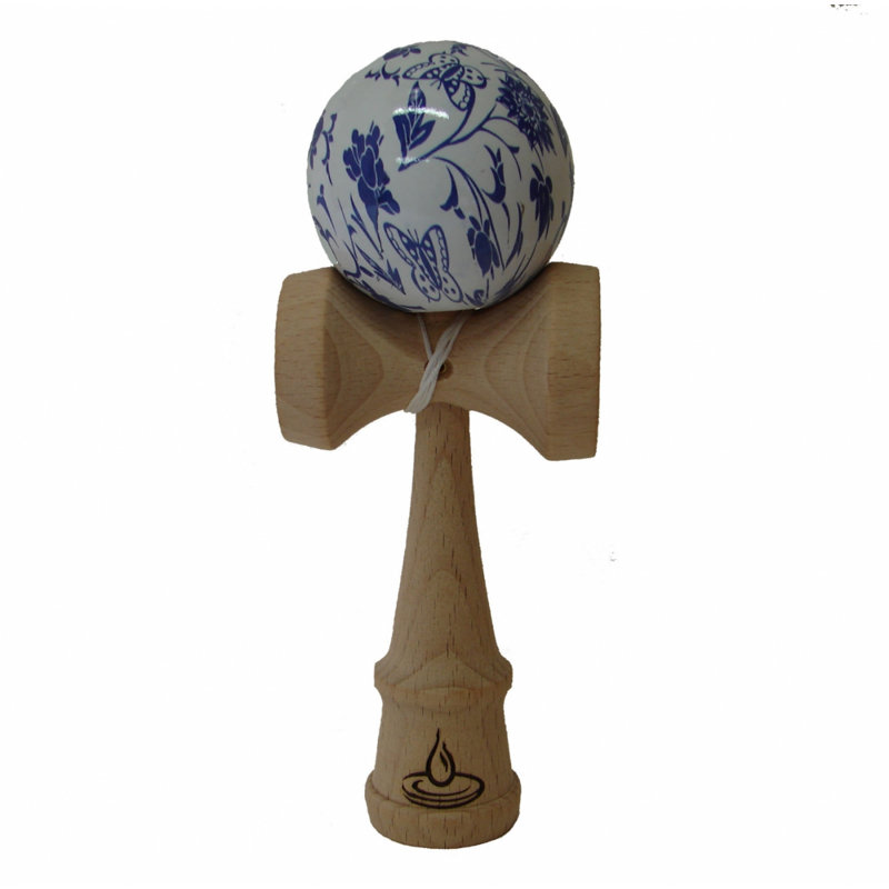 Fleurs de papillon et de Kendama