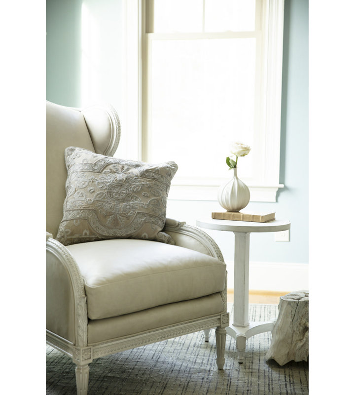 Nora Round Wood Tavel End Table