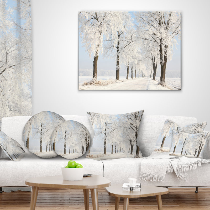 Coussin imprimé Winter Forest on Sunny Morning, 18 po x 18 po, Coussin décoratif