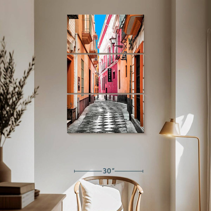 Rue piétonne colorée Sirci à Séville I, H 65 po x l 42 po