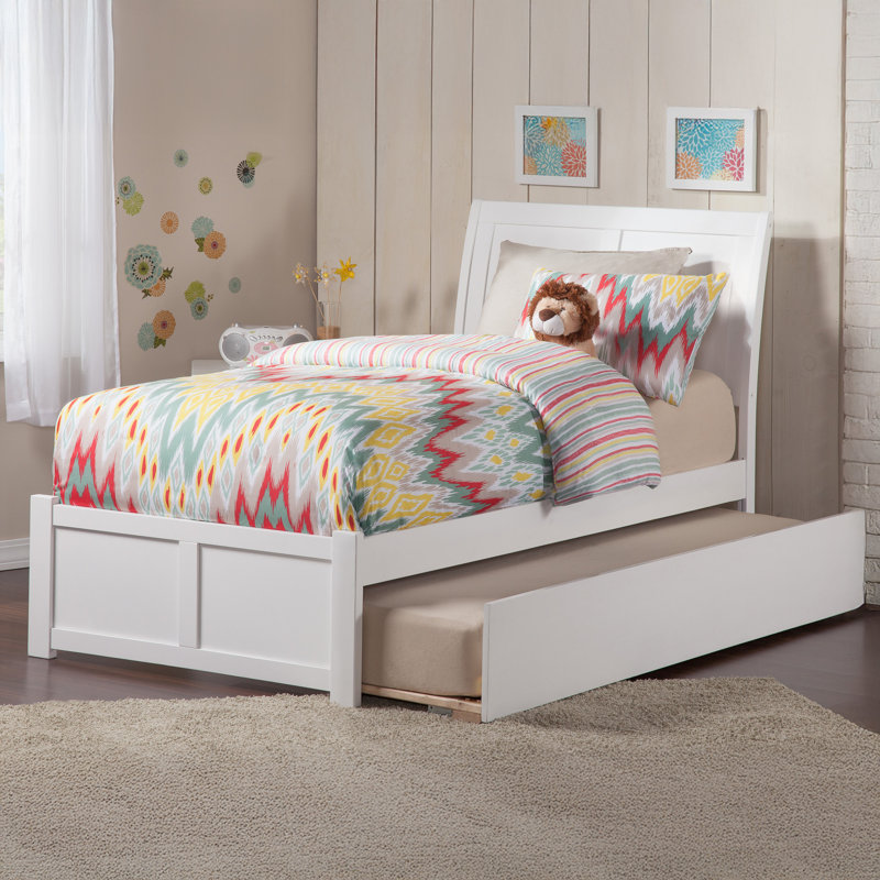 Lit plateforme en bois massif Fitzsimmons avec pied de lit et gigogne, Blanc