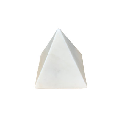 Petite pyramide en marbre blanc