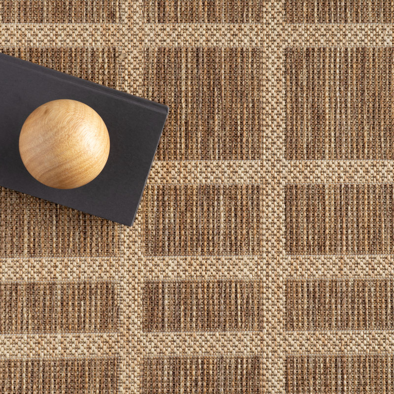 Vanya Modern Indoor/Outdoor Area Rug, Rectangle 6'7" x 9'