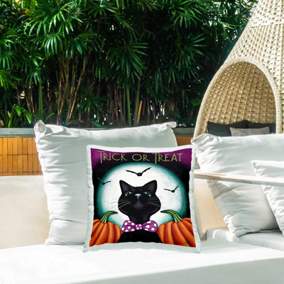 Coussin d'extérieur imprimé Trick Or Traate par Elizabeth Tyndall