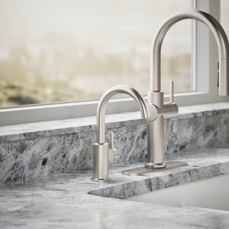 Robinet contemporain, Acier inoxydable vibrant