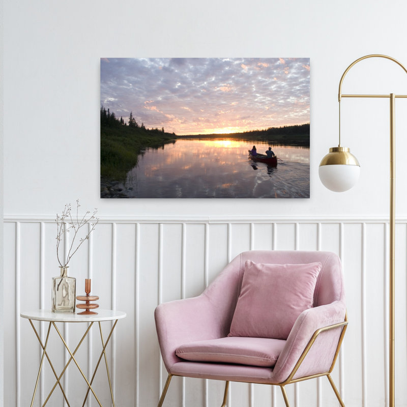 Silhouette de personnes faisant du canotage dans un lac au coucher du soleil, H 36 po x l 24 po