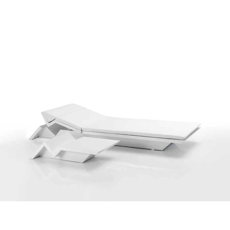 Rest Sun Plastic Coffee Table, White