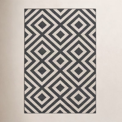 Awena Outdoor Geometric Rug