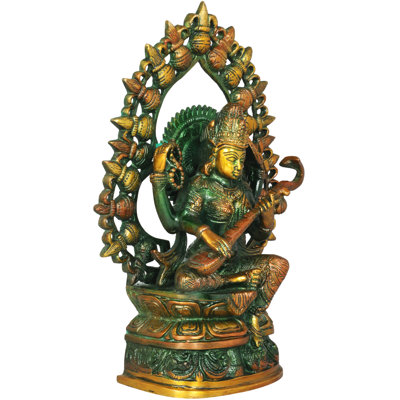 Déesse Saraswati avec Prabhavali en Kalash