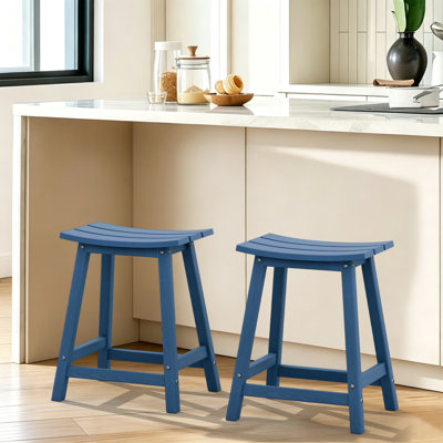 Tabourets de bar de cuisine sans dossier en PEHD de 61 cm (24 pouces), adaptés à une utilisation intérieure et extérieure.