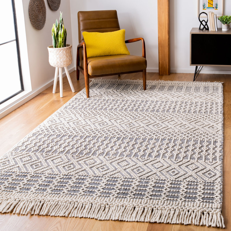 Vintage Look Hand Woven Area Rug, Rectangle 152 x 244 cm