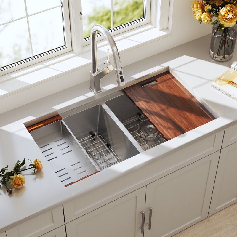 Évier de cuisine à double cuve encastrable en acier inoxydable calibre 16 50/50 avec accessoires 32 po x 18 po x 10 po Blenzia