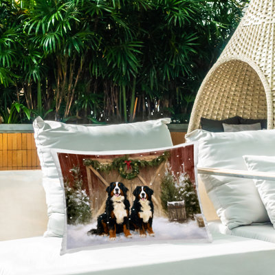 Coussin d'extérieur Barnyard Bernese Mountain Dogs, par Tina LeCour, 14 x 7 x 20
