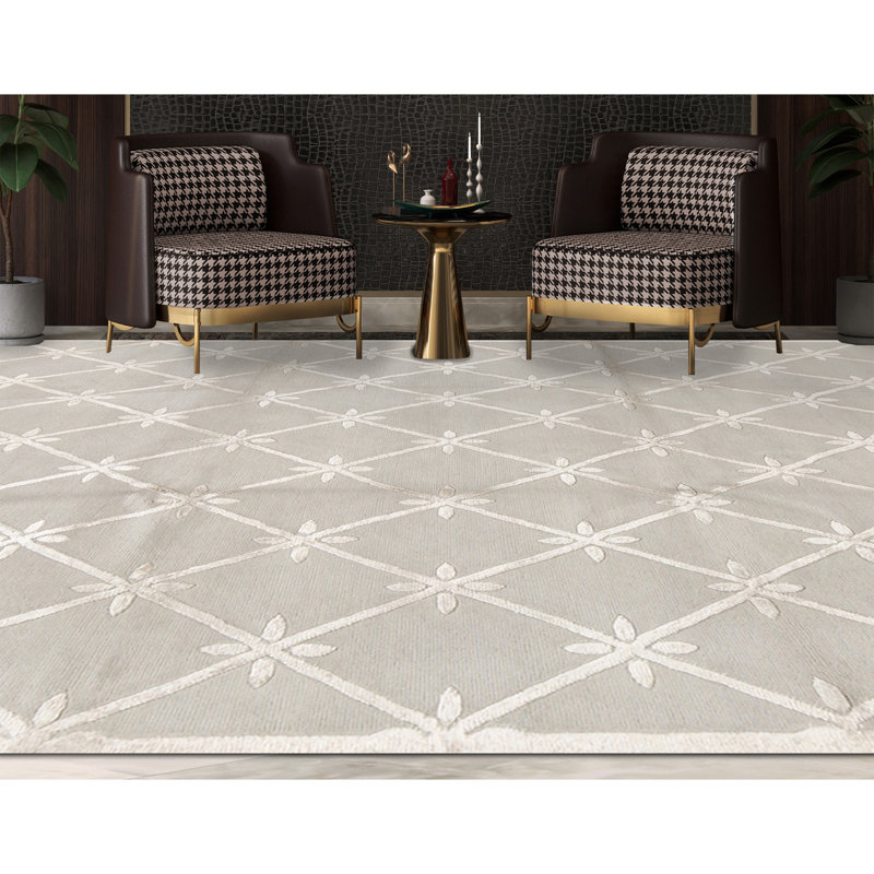 Damask Area Rug in Gray
