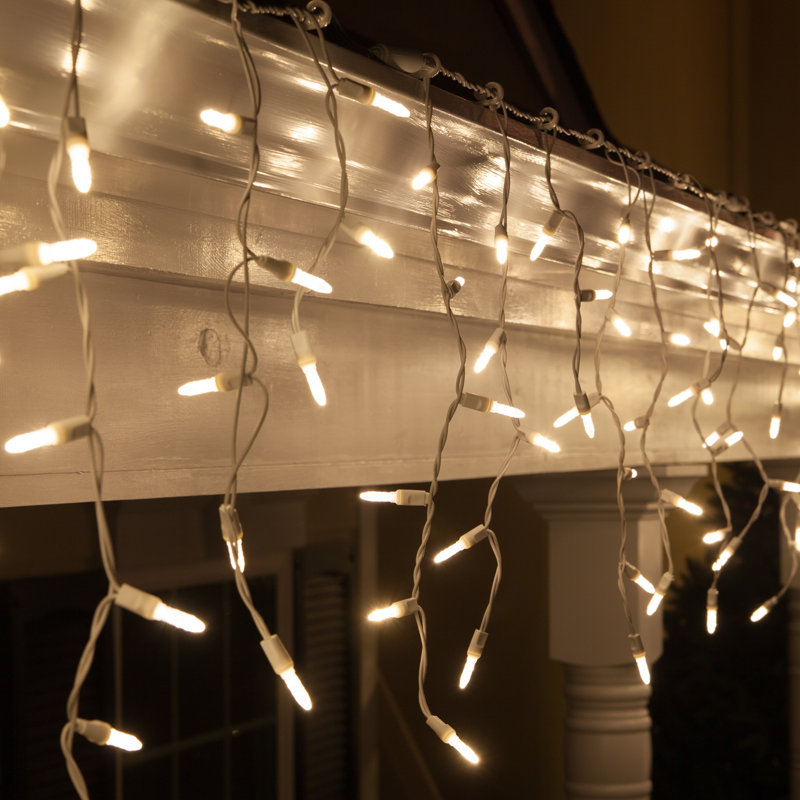 7' LED Twinkle Icicle Light Set