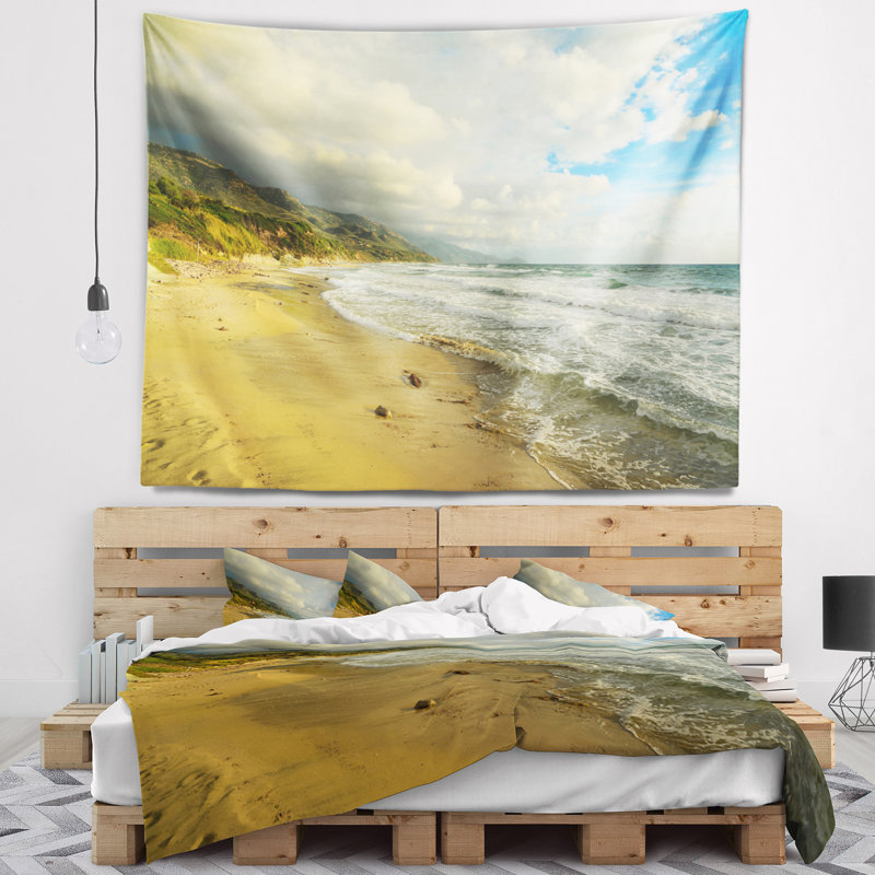 Waves meet sand tapestry Landscape, H 68 po x l 80 po