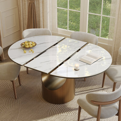 Table de salle à manger extensible moderne de 47 à 63 po pour 4-6 personnes, plateau en verre fritté blanc et verre, base en métal bronze, conception à rallonge papillon, table de cuisine ronde et ovale, table de cuisine peu encombrante, surface facile à nettoyer Style Century