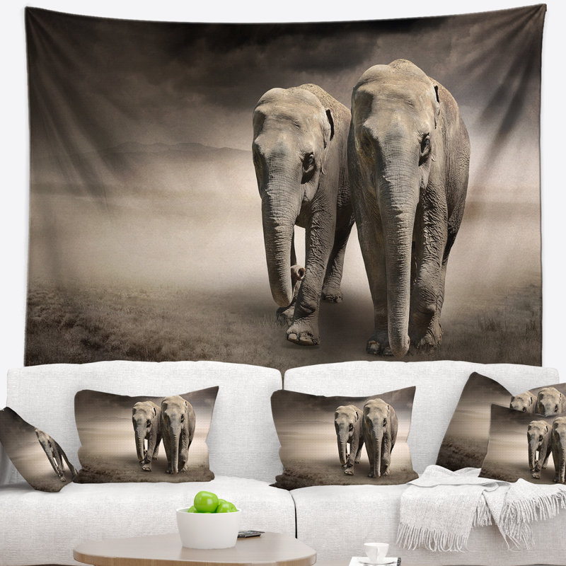 Tapisserie «Elephant pair in Motion», H 50 po x l 60 po