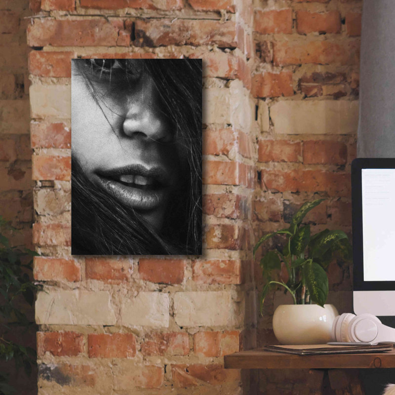 «Face 4» par Design Fabrikken, H 18 po x l 12 po x P 0,75 po