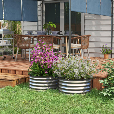 Ensemble de 2 jardinières surélevées galvanisées Outsunny, jardinières pour plantes d'extérieur avec bordure de sécurité, réservoirs faciles à assembler pour faire pousser des fleurs, des herbes et des légumes, argent