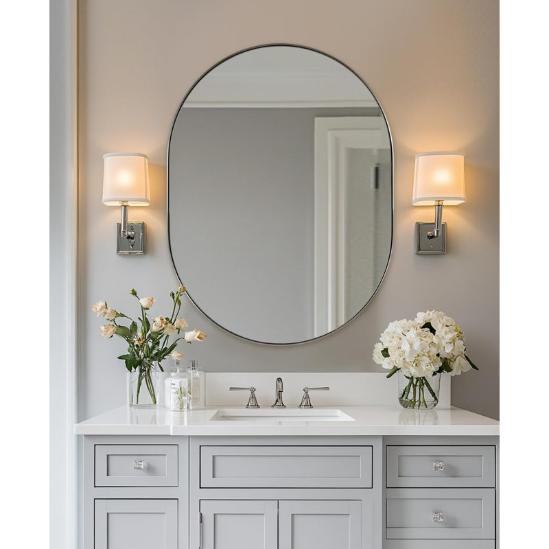 Miroir de salle de bain Kaitlee Cadre en acier inoxydable, 32 po x 24 po, Nickel brossé, Pilule