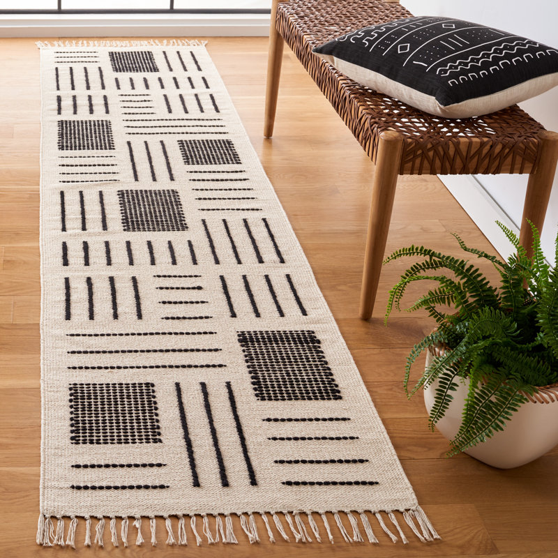 Geometric Handmade Kilim Wool/Cotton Area Rug in Ivory/Black, Runner 2'3" x 9'