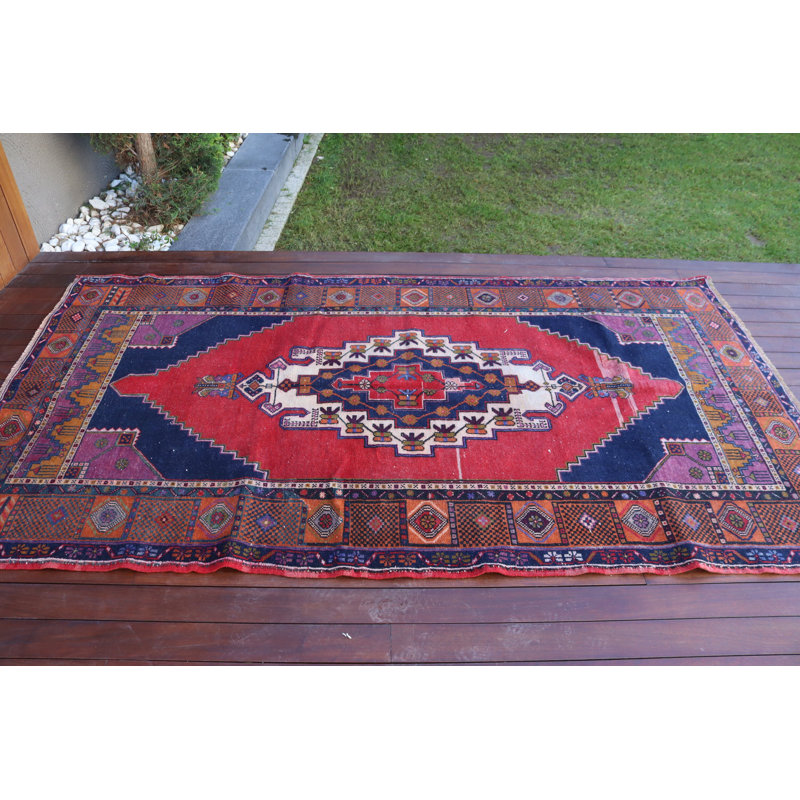 Tapis turc rouge fait à la main avec des motifs kilim anatoliens rétro, idéal pour un décor nomade dans de grands espaces