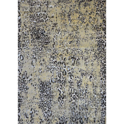 Area Rug in Beige/Charcoal