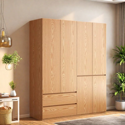 Simple And Practical Wardrobe