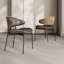 Chaise moderne à quatre pieds